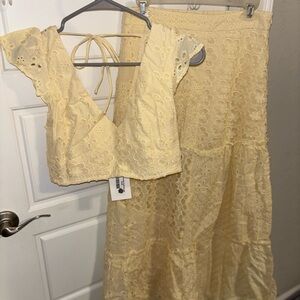 Chic Lace Skirt Set in Cream